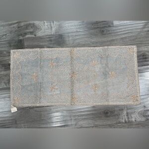 NWT Elegant Embroidered Table Runner